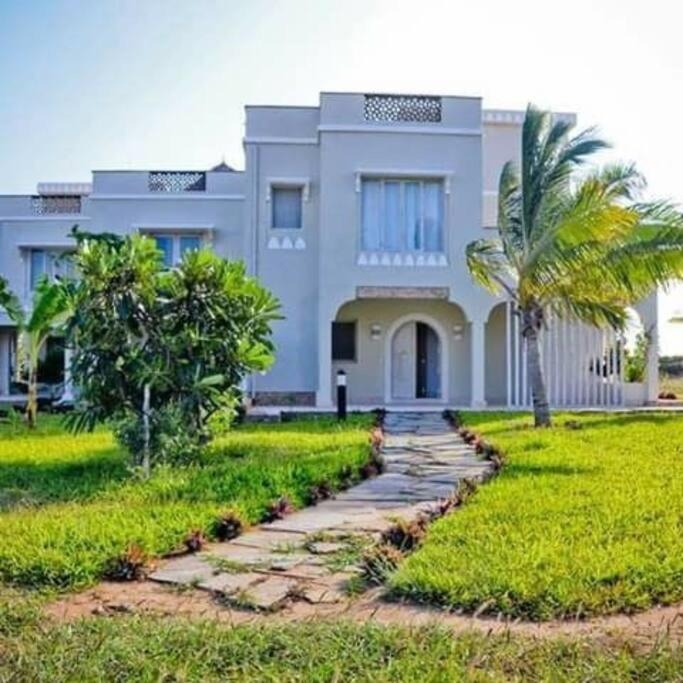 White Villa - Paparemo Beach Watamu Ngoại thất bức ảnh
