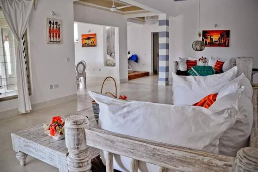 White Villa - Paparemo Beach Watamu Ngoại thất bức ảnh
